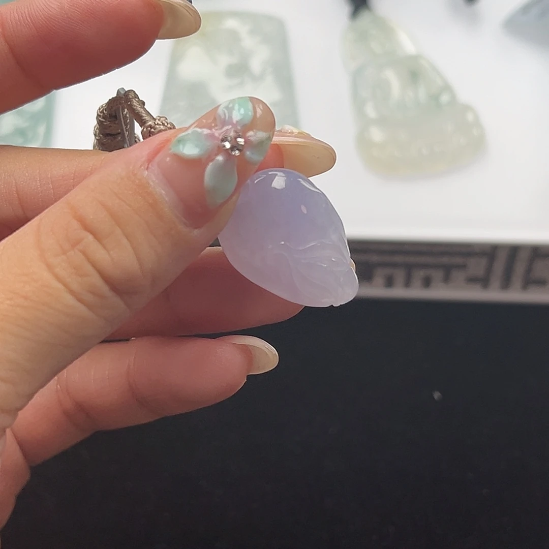 翡翠未镶嵌颈饰玉金香