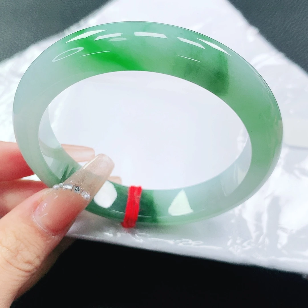 翡翠手镯未镶嵌58圈