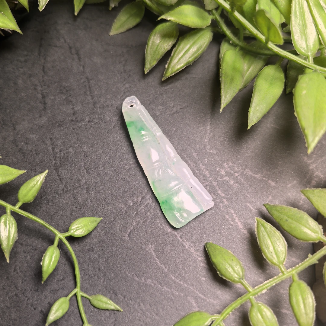 清然翠钻·翠缕玉筠翡翠竹节吊坠43*14*5mm