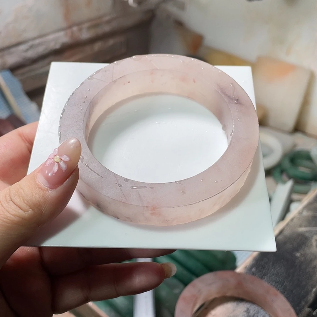 i***m石英岩玉未镶嵌手镯定制加工