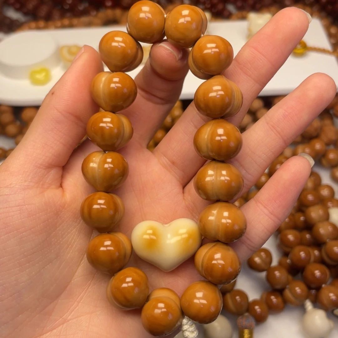 小***儿全品屁桃加爱心配饰