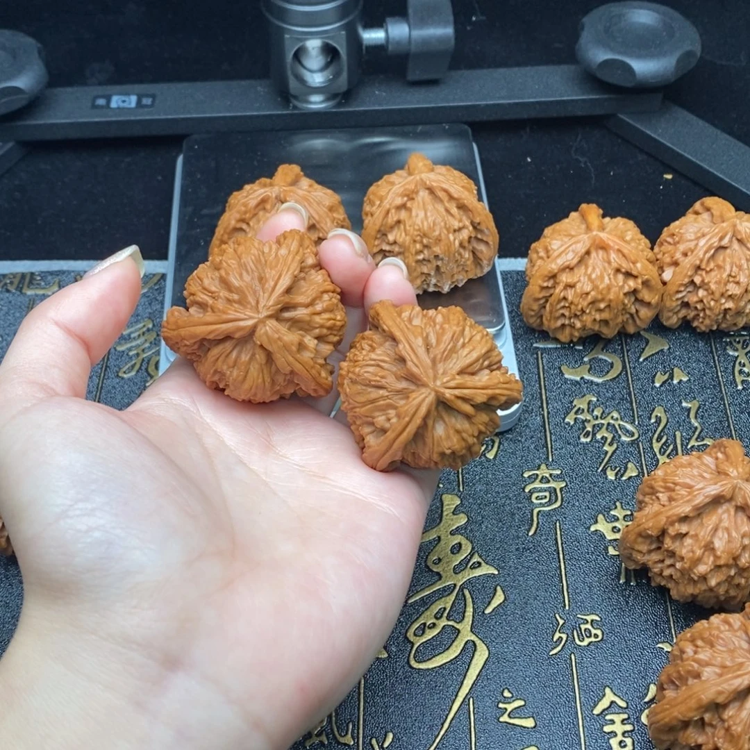 L***U吊坠文玩核桃11111111111