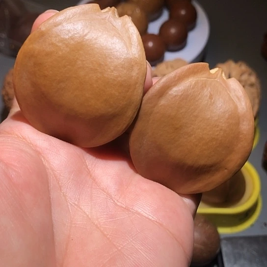 文玩核桃把件异型三角橄榄