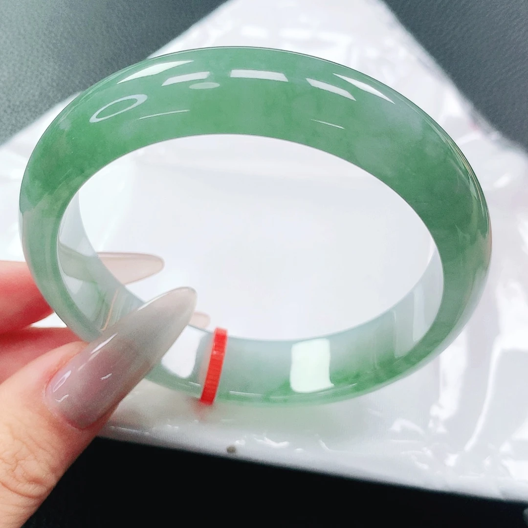 翡翠手镯未镶嵌57圈