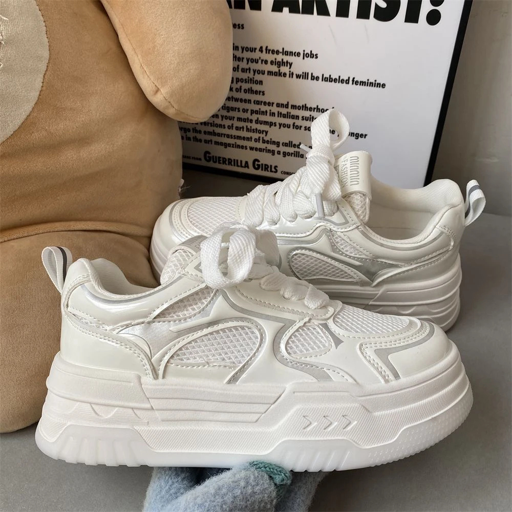 M988网面百搭透气小白鞋女2025新款厚底休闲增高板鞋设计感运动鞋