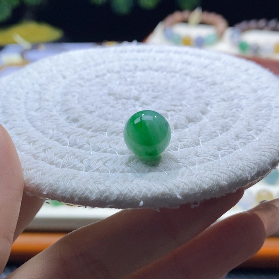 翡翠未镶嵌颈饰翡翠辣绿圆珠