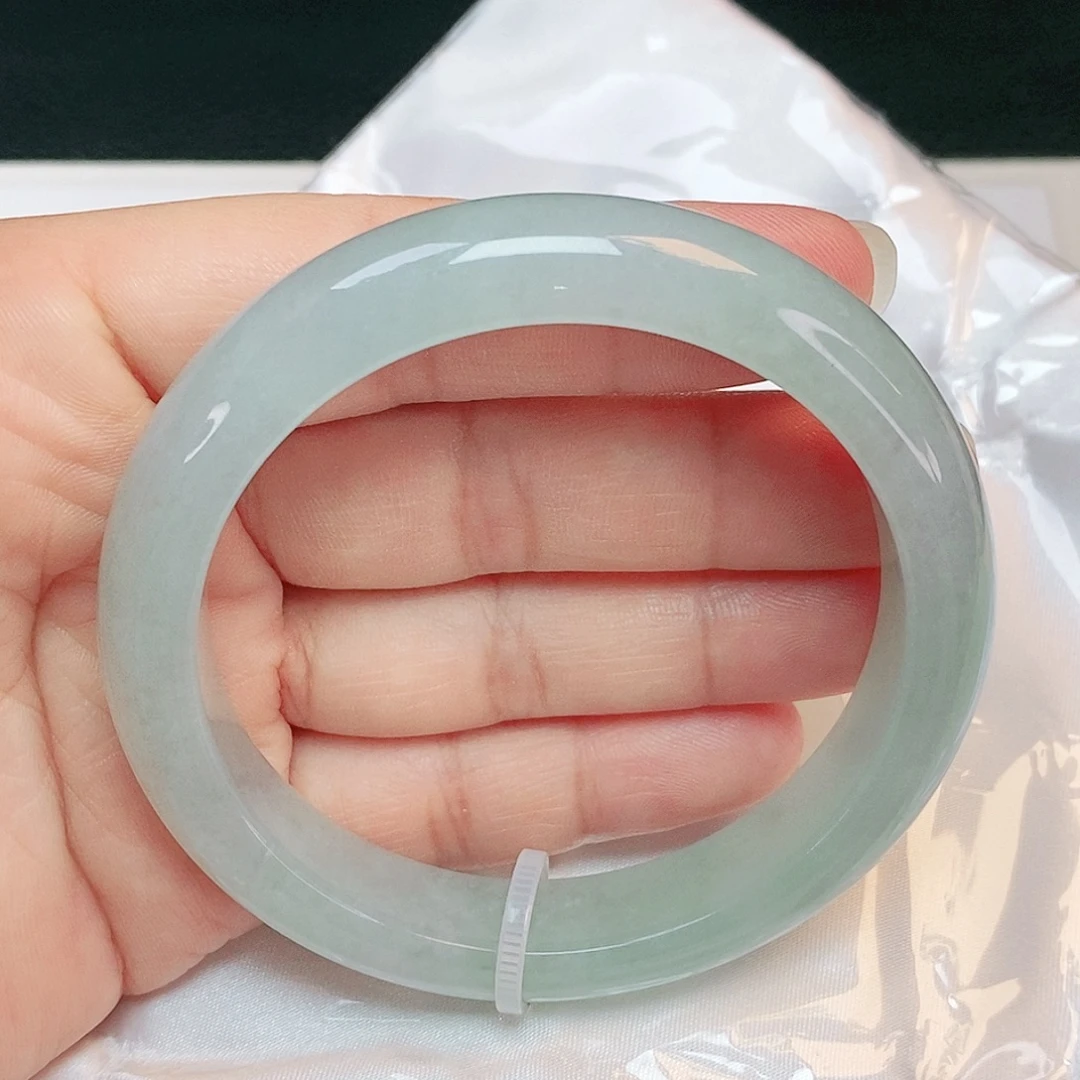 翡翠手镯未镶嵌正圈60