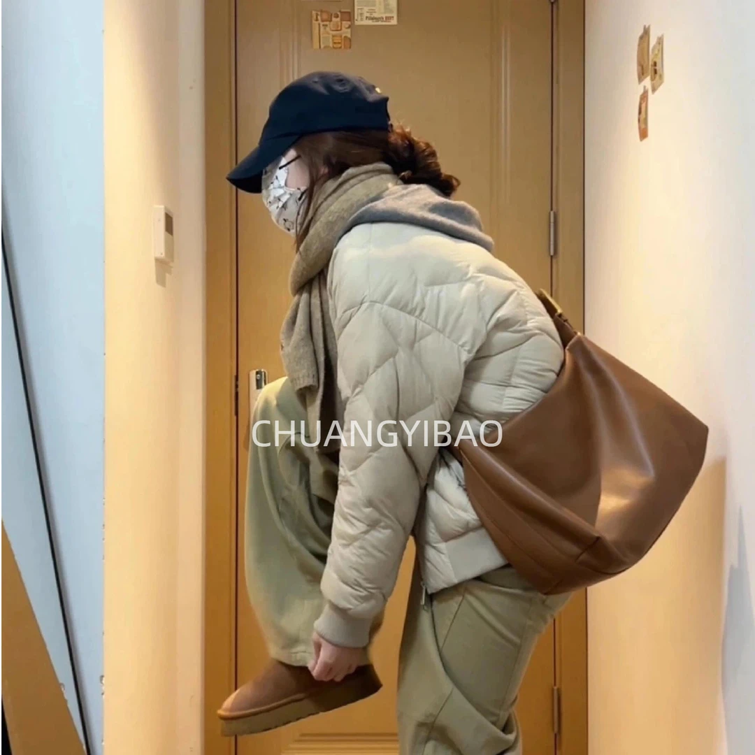 秋冬季大容量通勤包包女式2025新款超火宽肩带斜挎托特包百搭