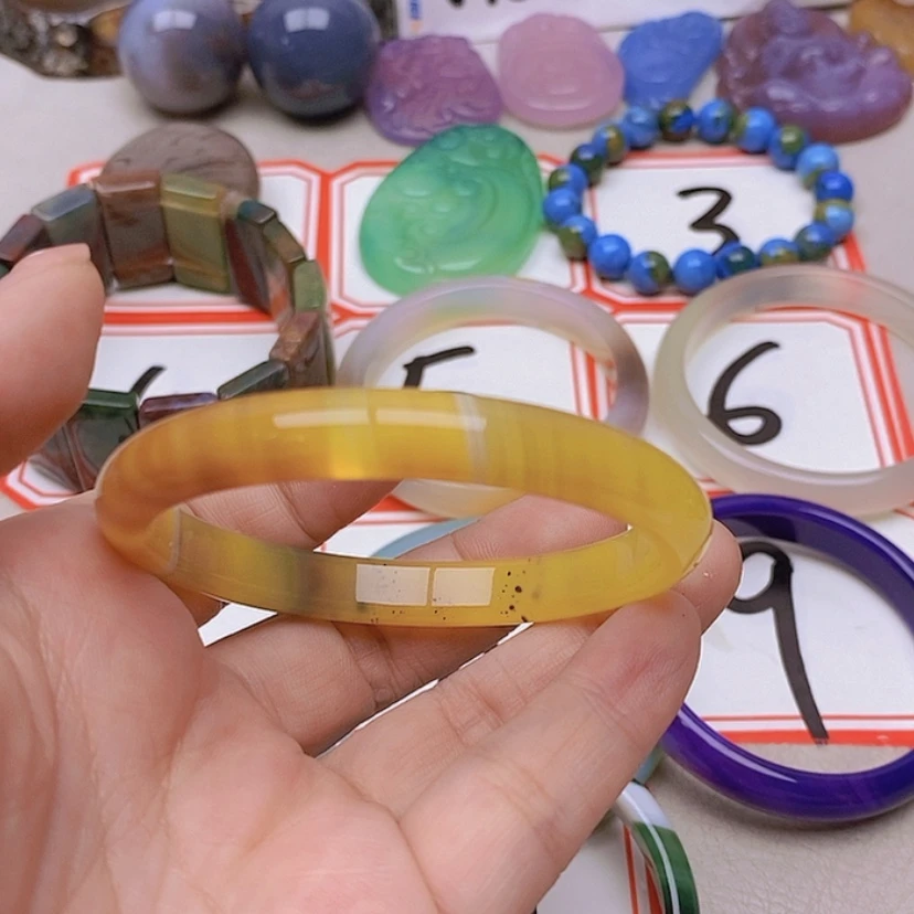 【闪购商品】玛瑙/玉髓未镶嵌珠宝半成品普****?