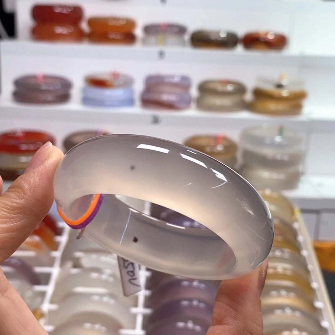 手镯玛瑙/玉髓未镶嵌