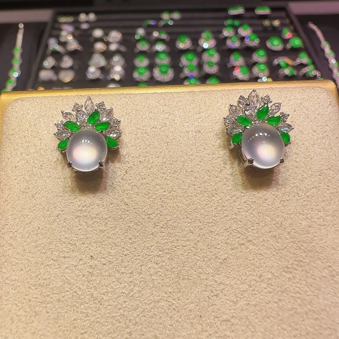 翡翠18K金镶嵌耳饰耳钉