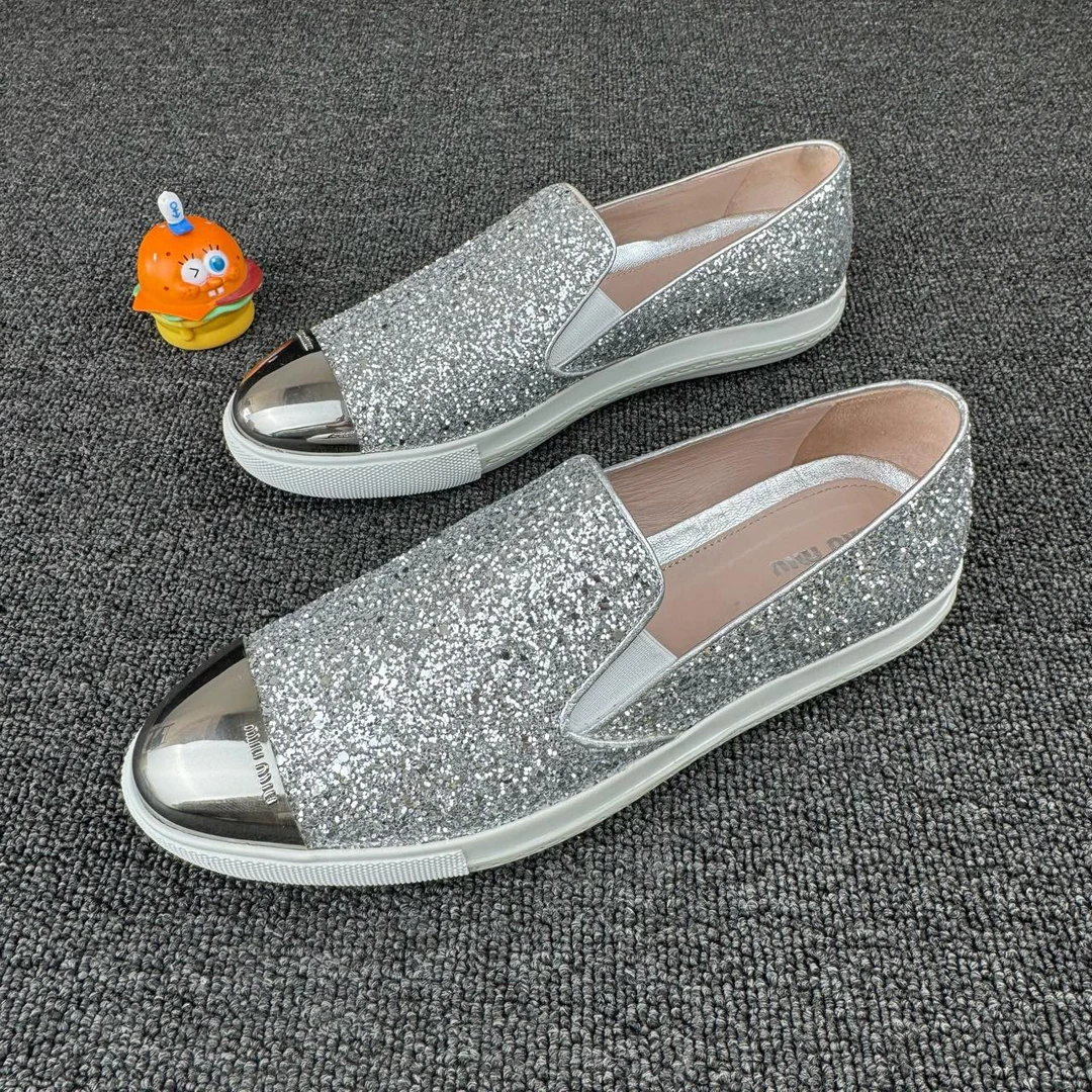 95新 MIU MIU/缪缪 亮片板鞋 38码鞋面亮片设计HB1620