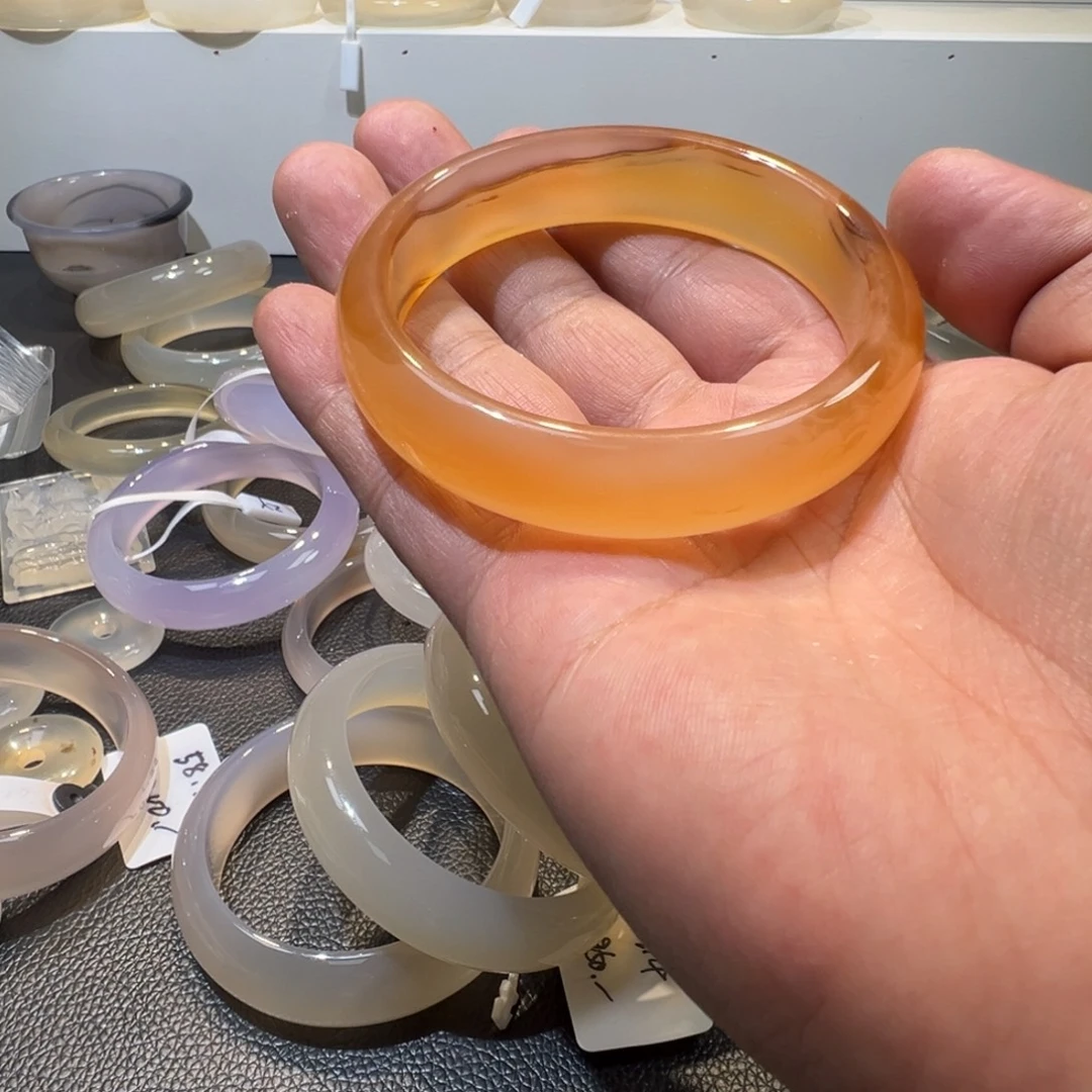 B***o玛瑙/玉髓未镶嵌手镯