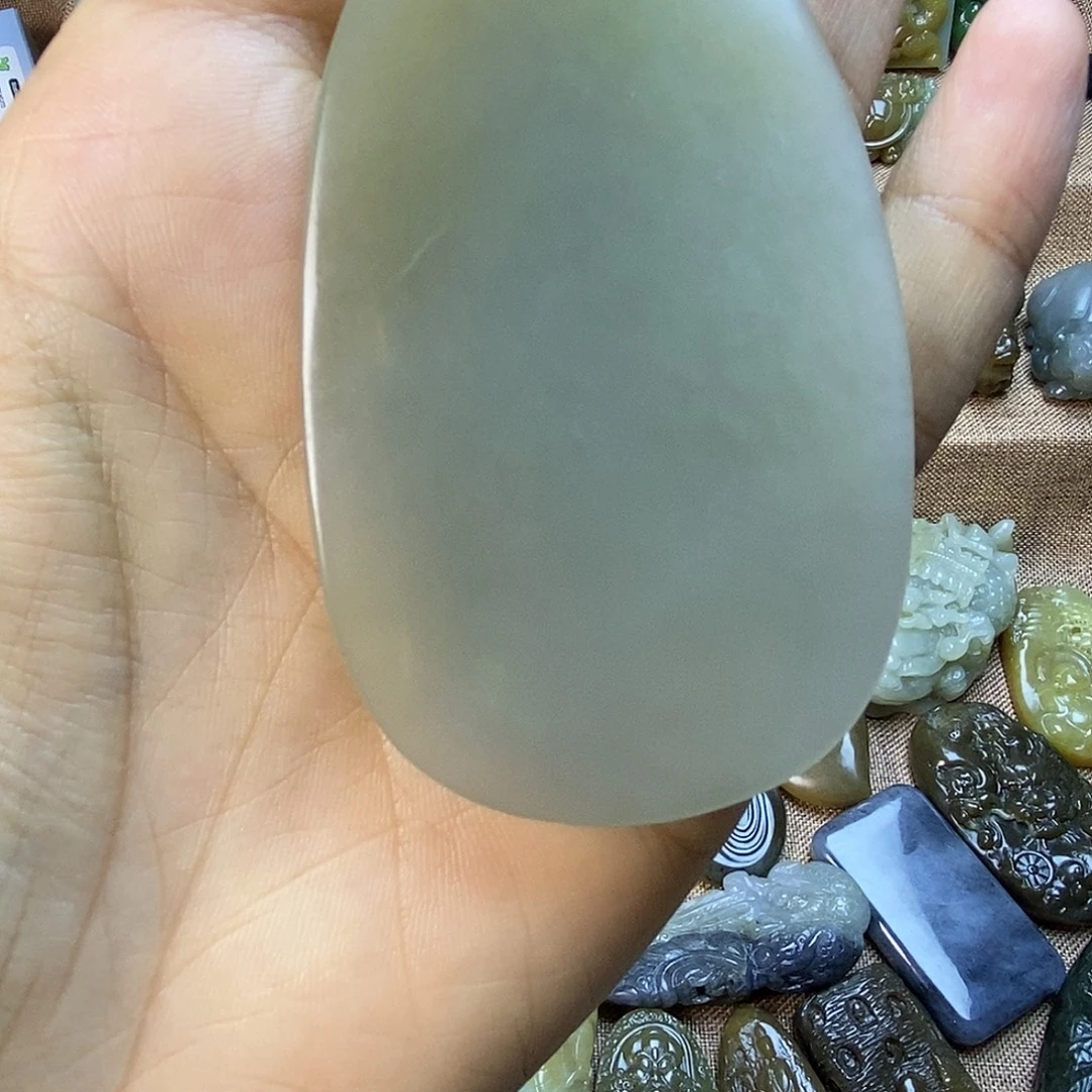 和田玉（糖玉）未镶嵌颈饰