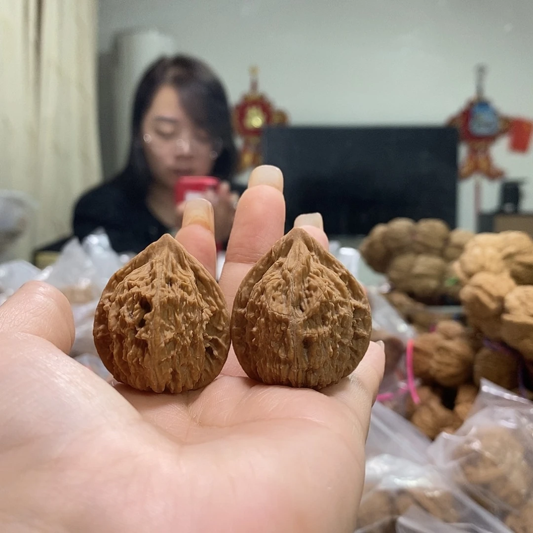 把件文玩核桃32流星雨尖有伤