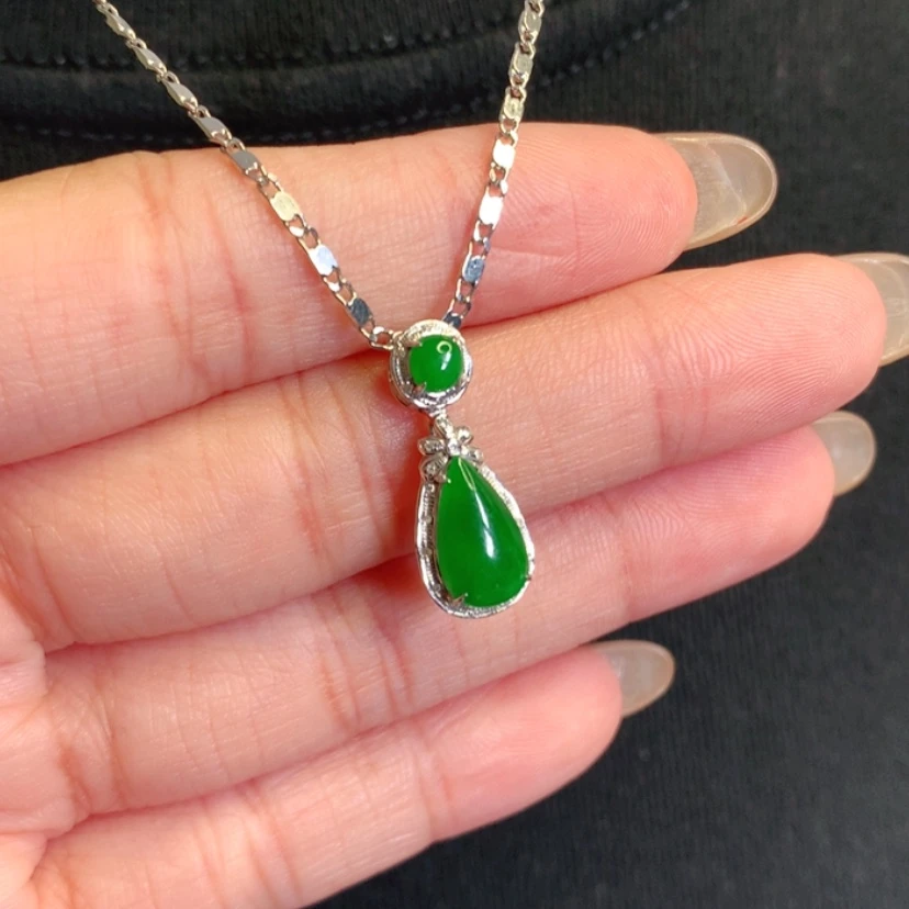 【闪购商品】颈饰18K金镶嵌翡翠水滴