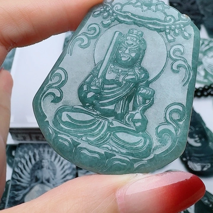 颈饰未镶嵌翡翠天然的A货翡翠多样性发其一