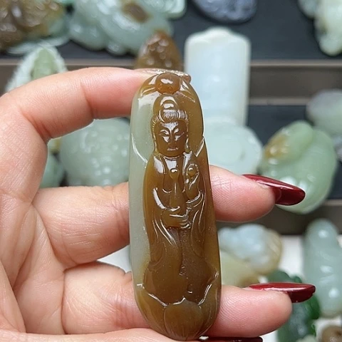 和田玉颈饰未镶嵌宝*