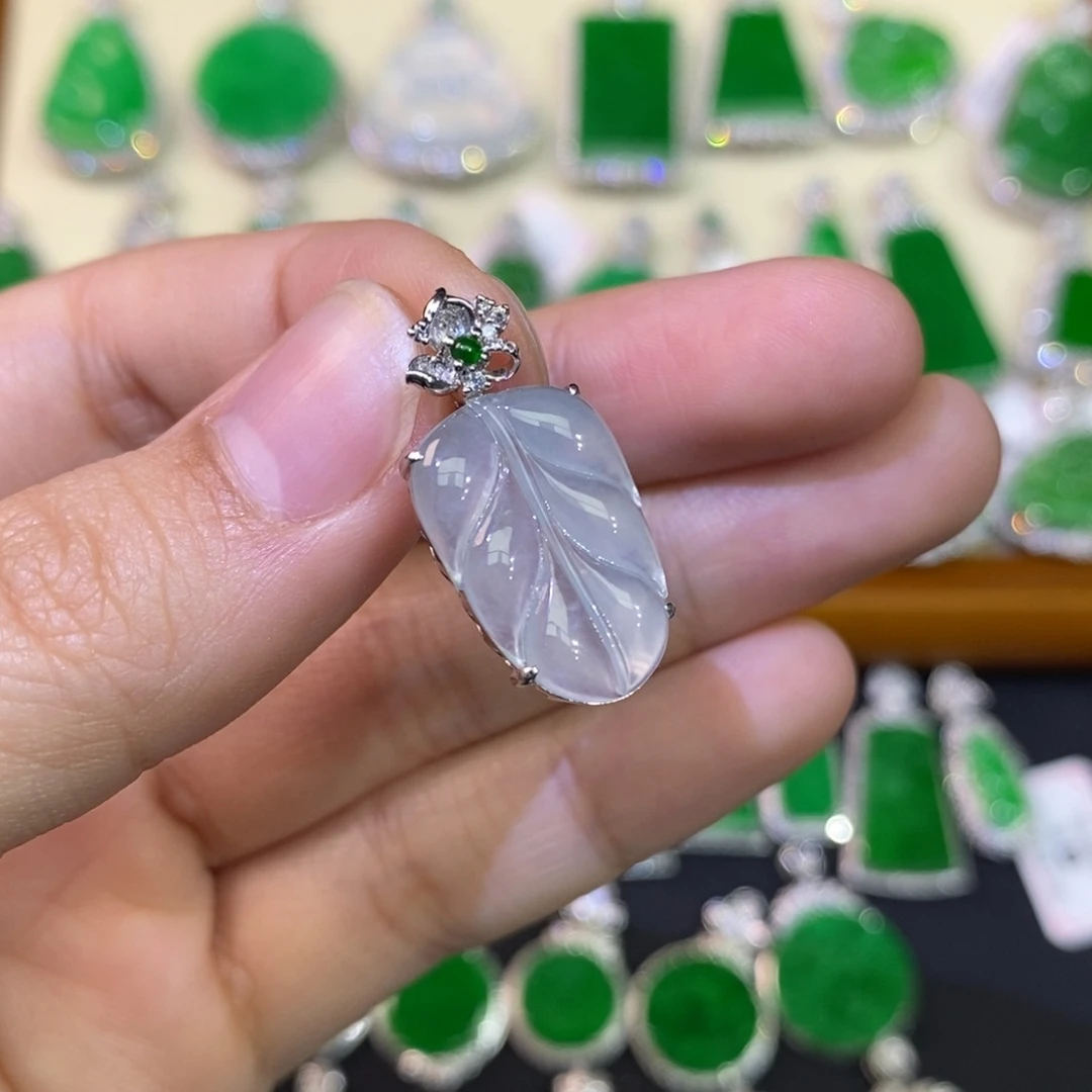 翡翠吊坠(不含链)18K金镶嵌