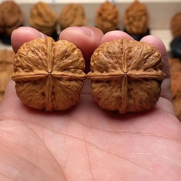 文玩核桃把件………………………………