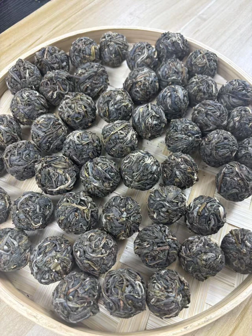 2023年云南普洱茶白莺山二嘎子千年古树生茶龙珠250g