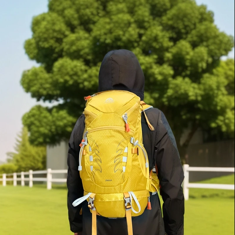Aione/艾王户外登山包30升轻量化户外背包徒步双肩冲顶包尼龙耐磨