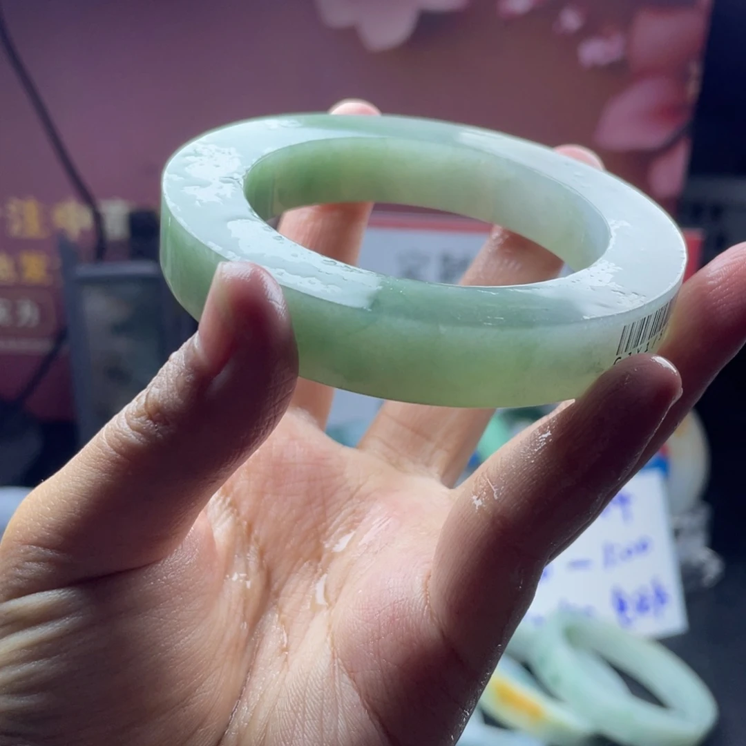 卢***美定制翡翠未镶嵌缅A翡翠多样性发一