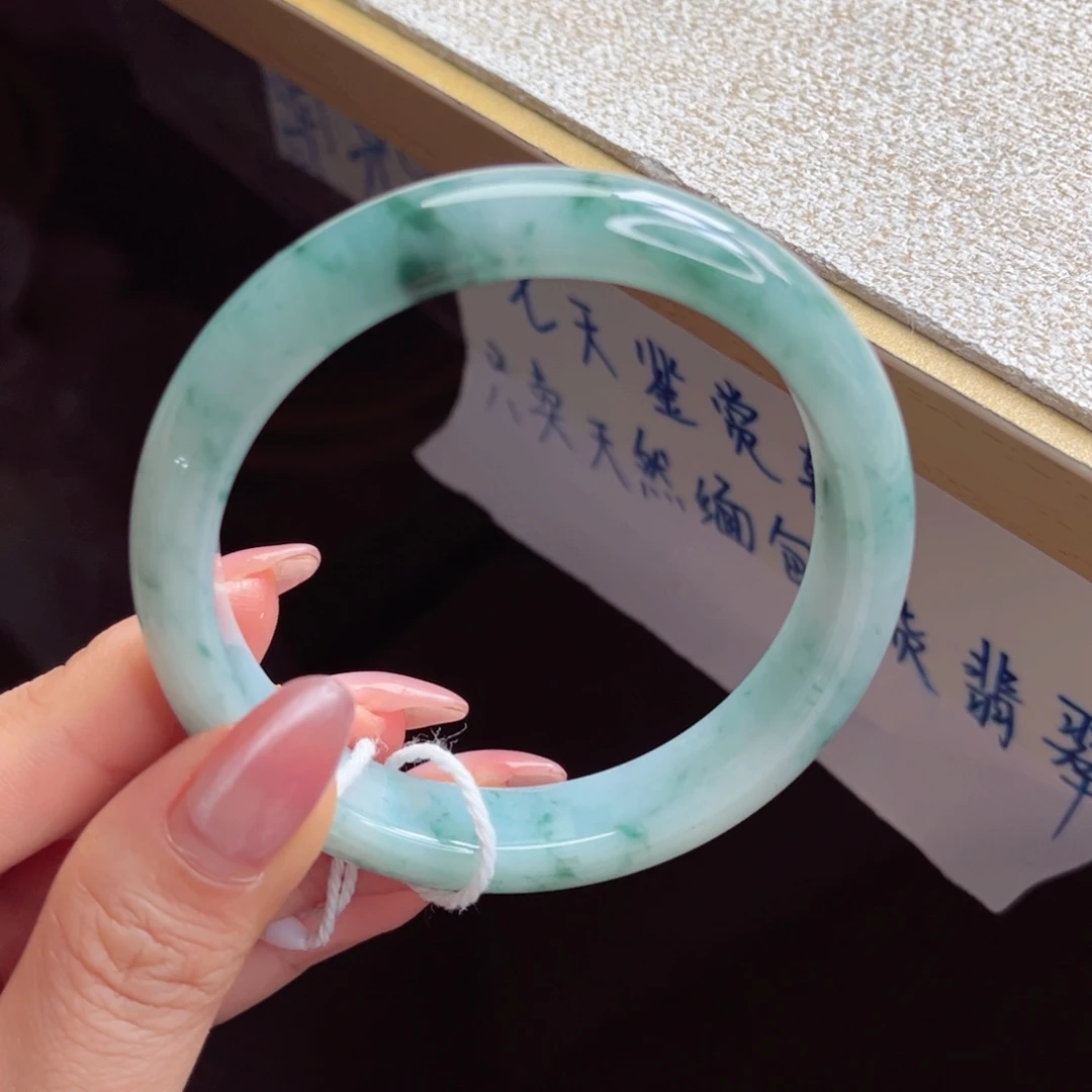 翡翠未镶嵌手镯手镯