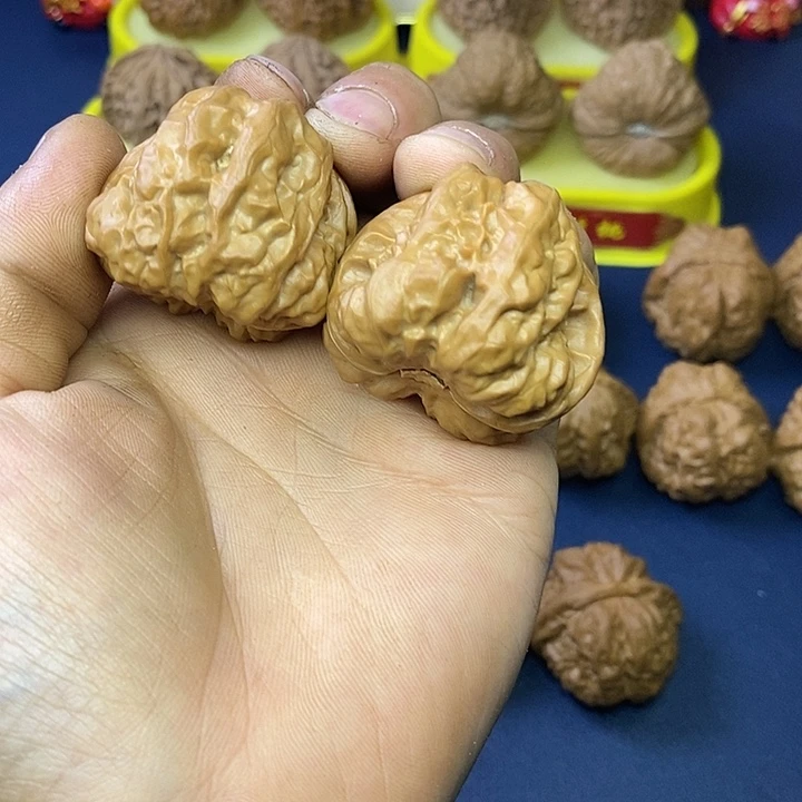 文玩核桃把件三角蛤蟆头四开