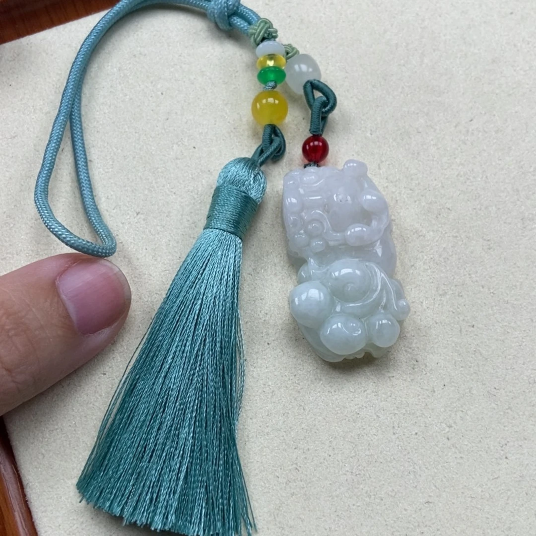 翡翠未镶嵌颈饰霸王貔貅挂件