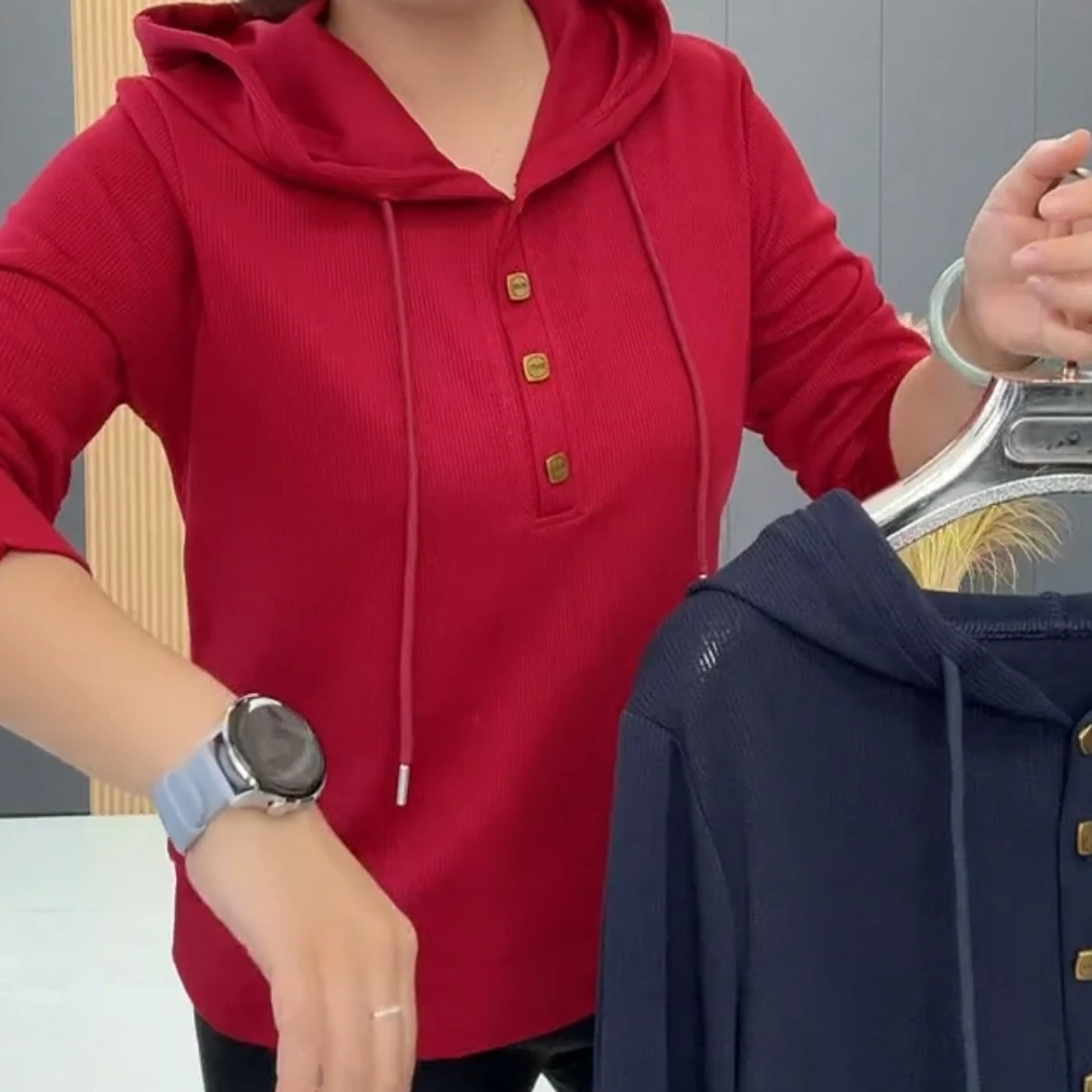 梦梦家8693款时尚洋气减龄休闲百搭秋季连帽钉扣针织长袖卫衣
