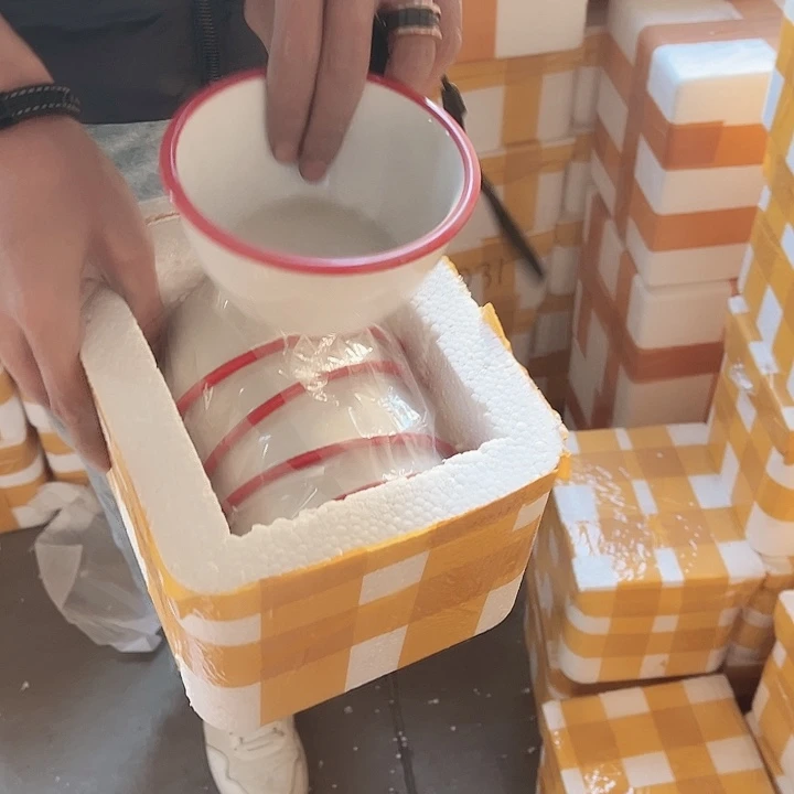 红边碗4支破损包赔不补发介意勿拍