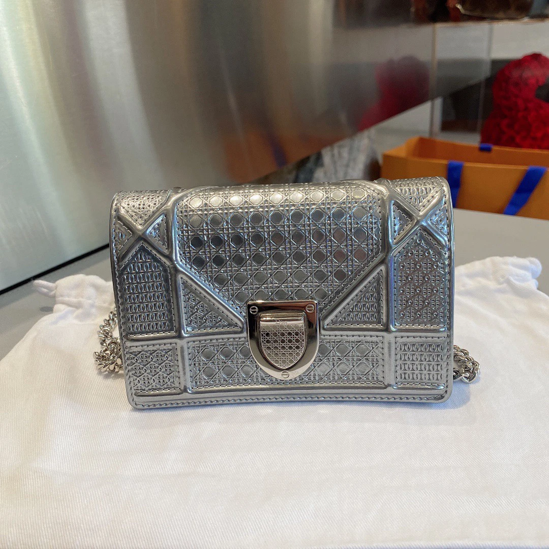 95新 DIOR/迪奥 rama系列mini银色镜面盾牌 链条包