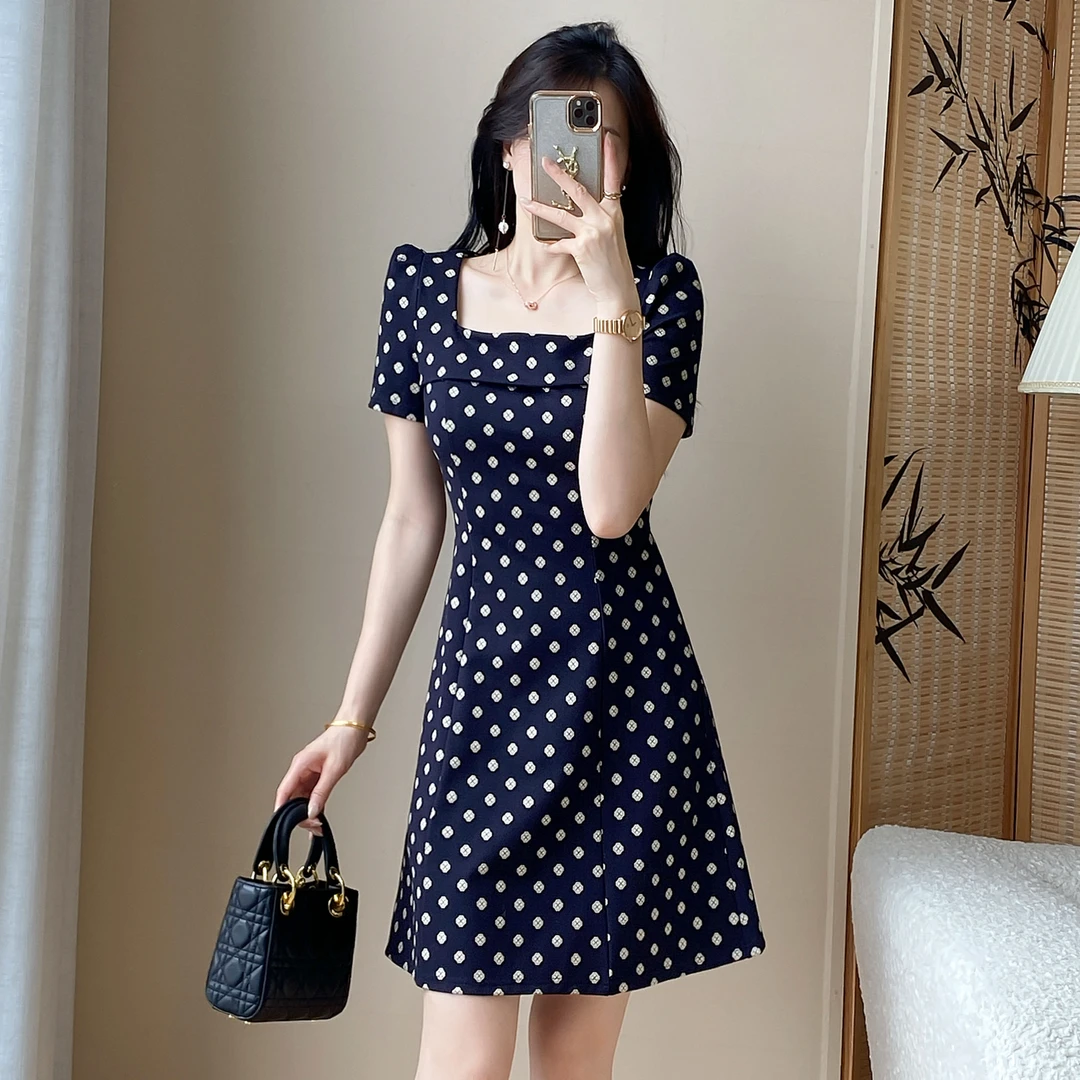 小个子方领连衣裙女2025夏季新款时尚气质法式修身显瘦波点a字裙