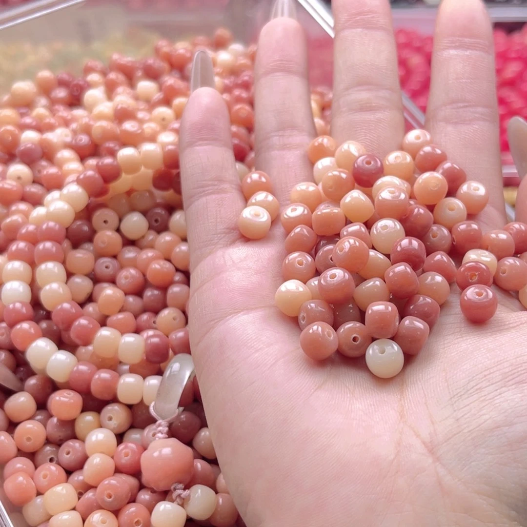 白玉菩提吊坠z7.5mm110颗。迷你小粉玉