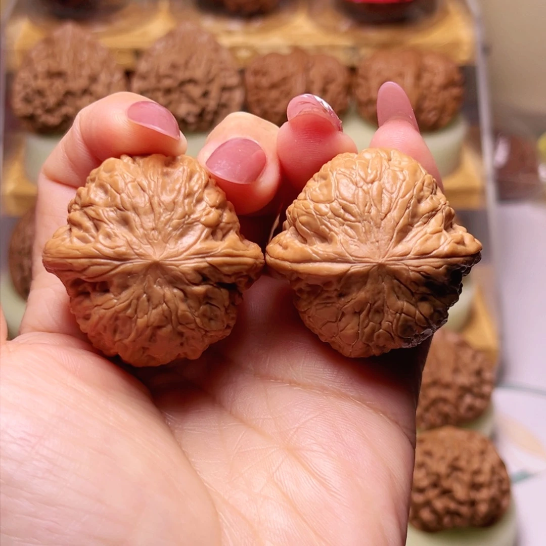 文玩核桃吊坠39尺锤妹