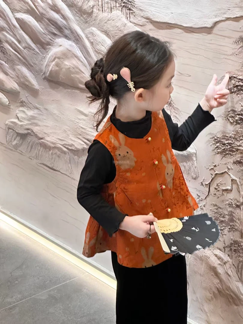 小思家2025年秋季新款女童中秋节新中式国风兔子马甲休闲裤套装