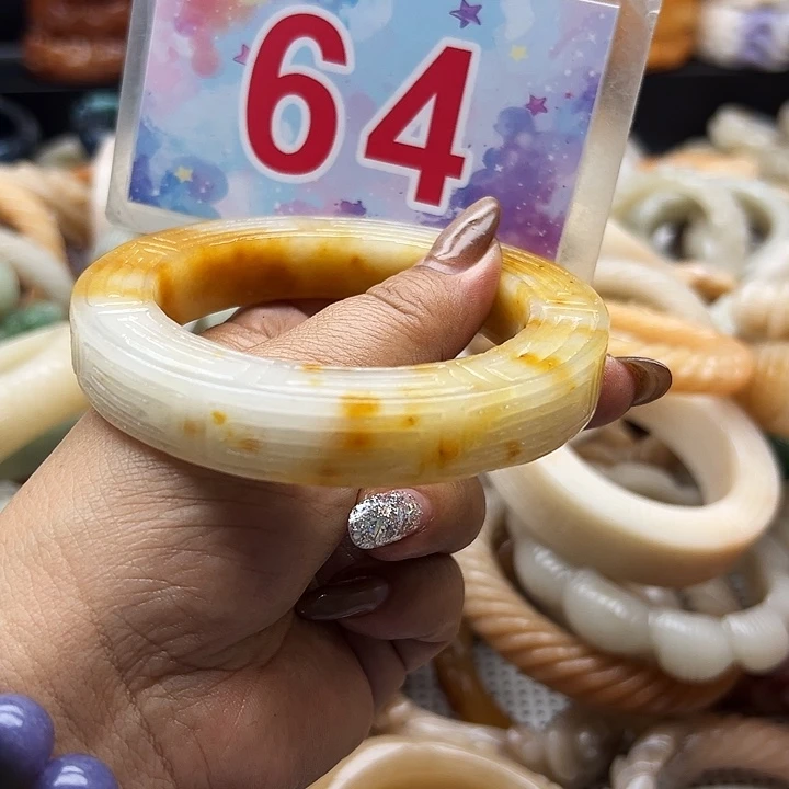 未镶嵌手镯石英岩玉