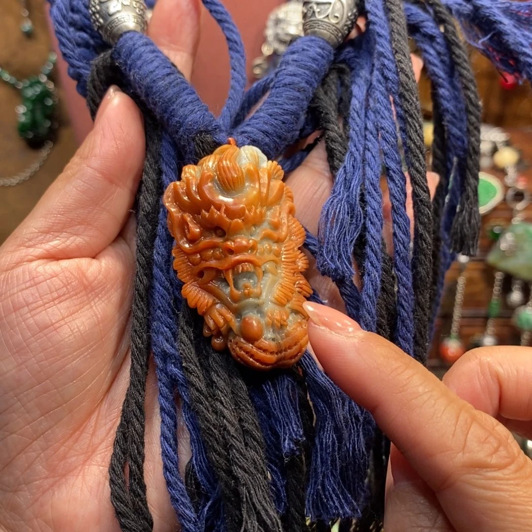 翡翠吊坠(赠链)未镶嵌