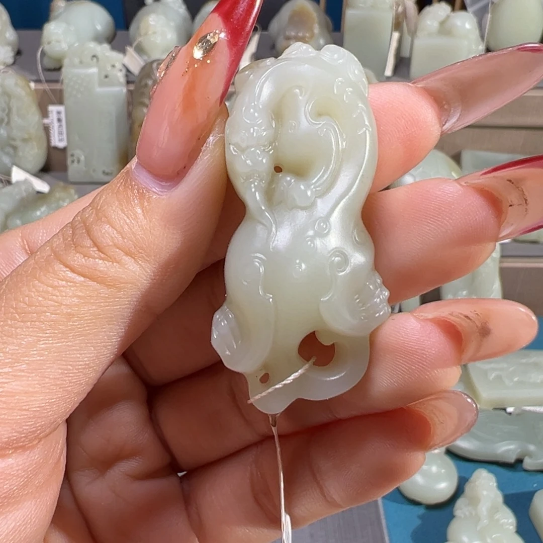 和田玉（糖玉）未镶嵌颈饰