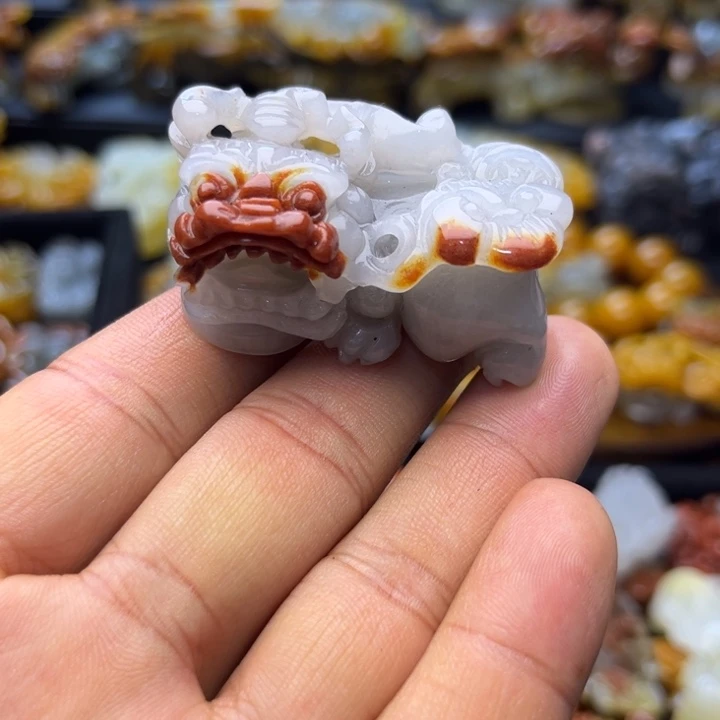 石英质玉（黄龙玉）未镶嵌颈饰