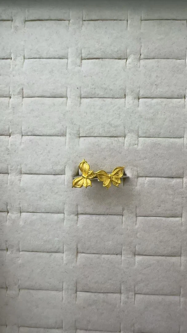 足金999 素金蝴蝶耳钉