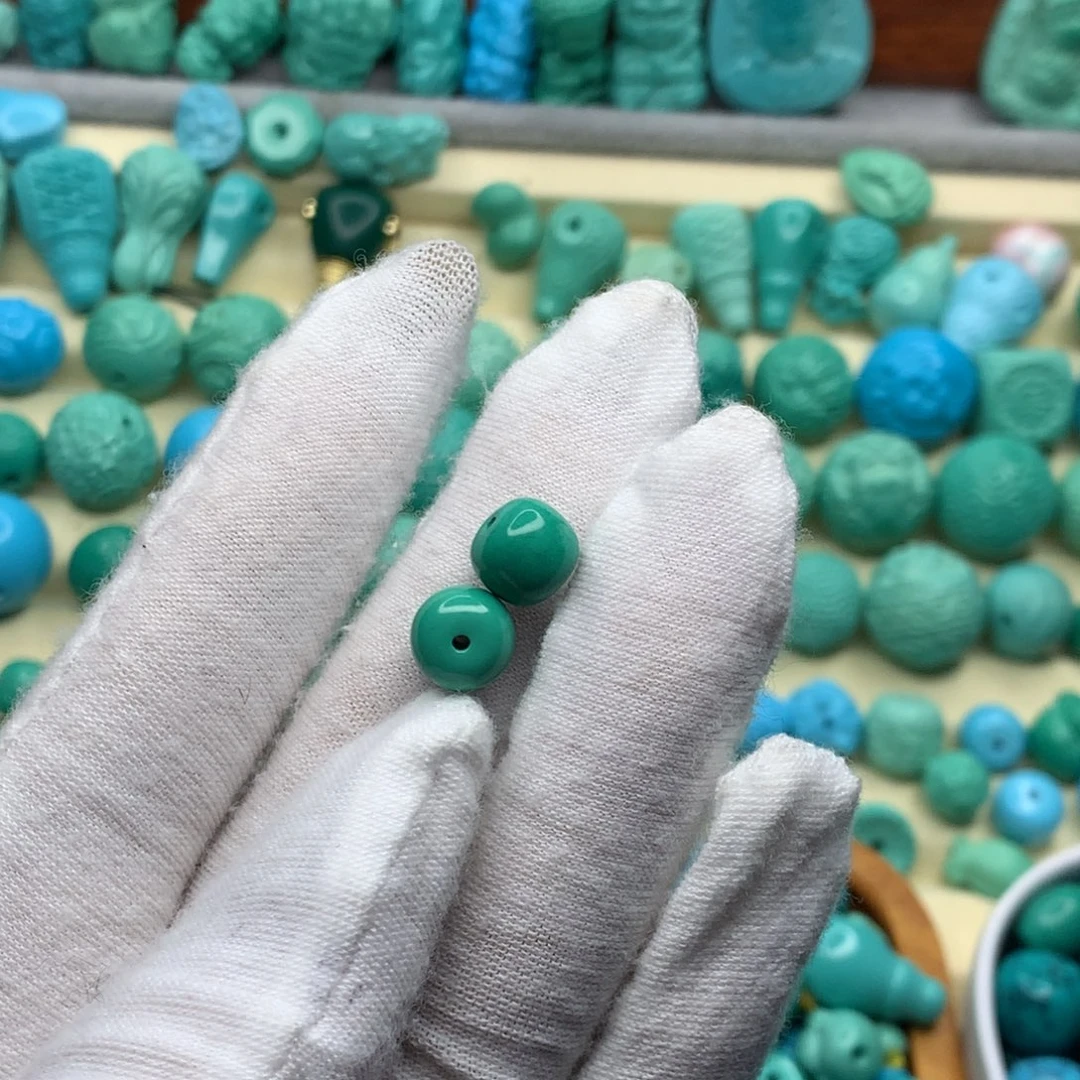 Q***高瓷绿色卡8.3一对