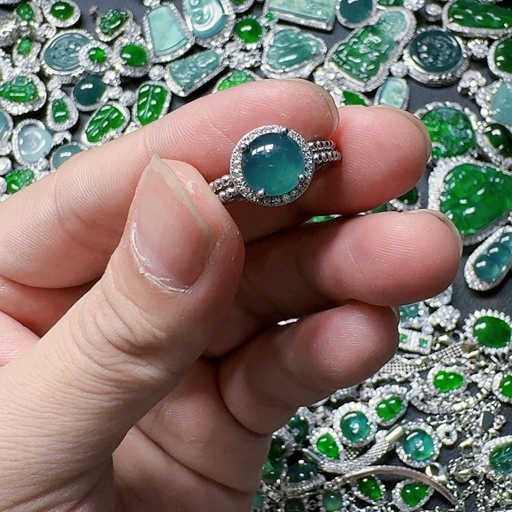 翡翠颈饰未镶嵌天然A货翡翠放漏