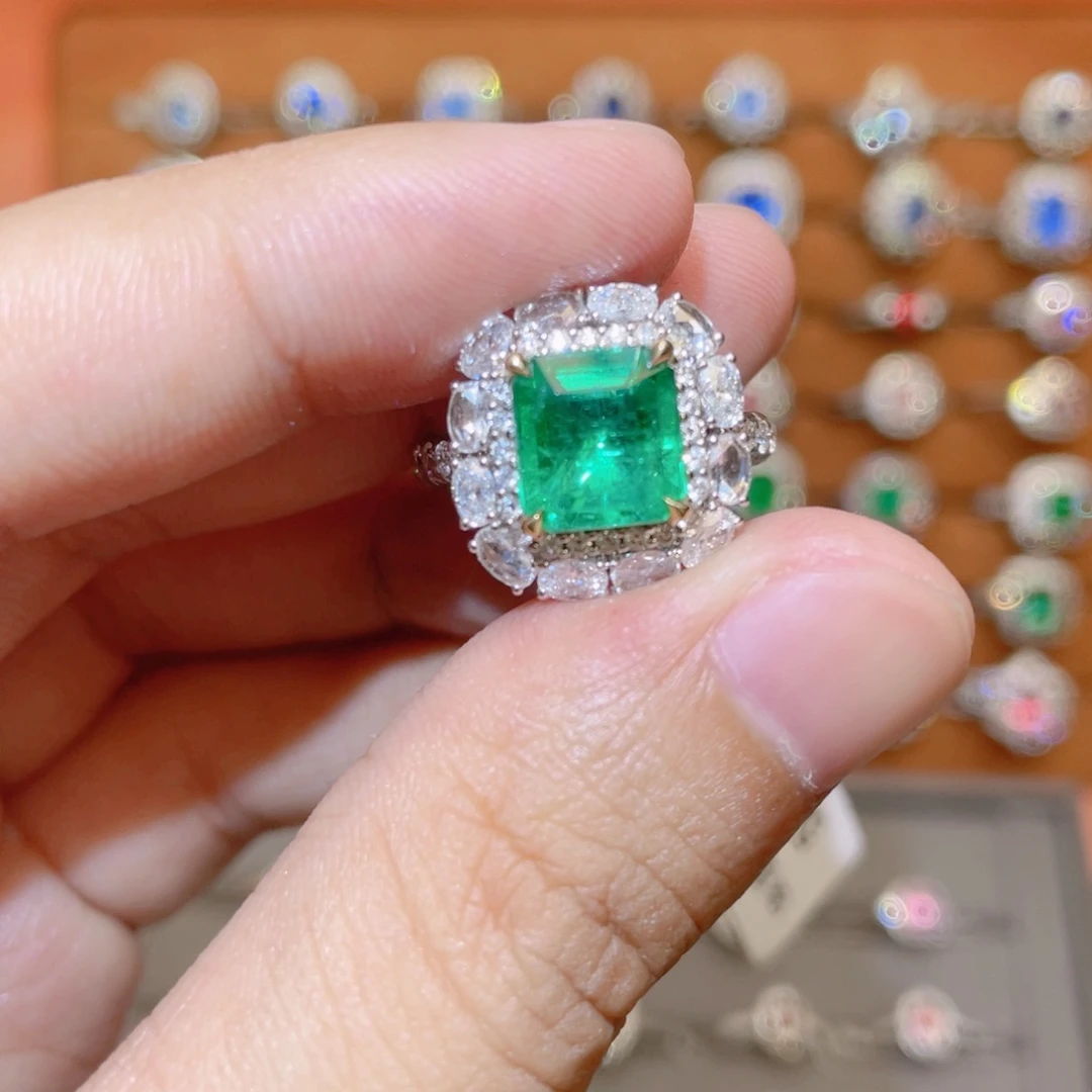 祖母绿戒指18K金镶嵌2.86ct 极光绿