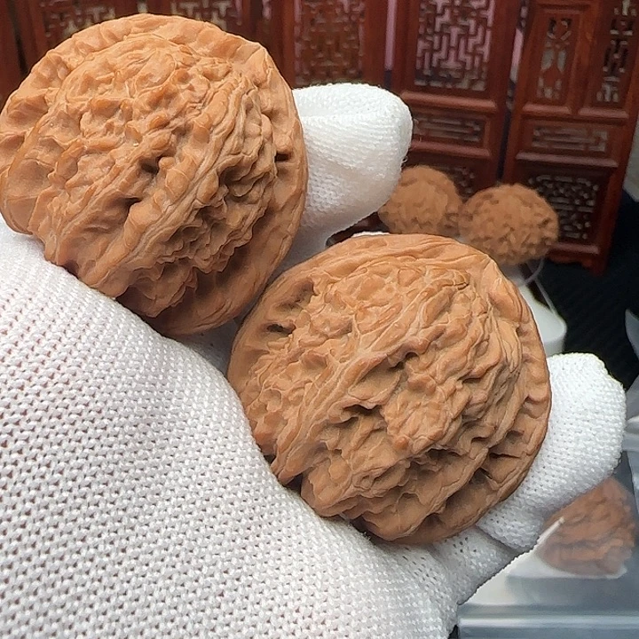 吊坠文玩核桃全品头货三角白44
