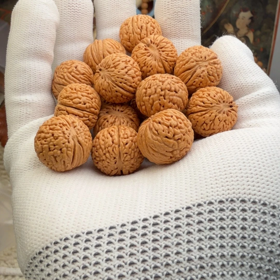 *****桃核吊坠龙珠手串