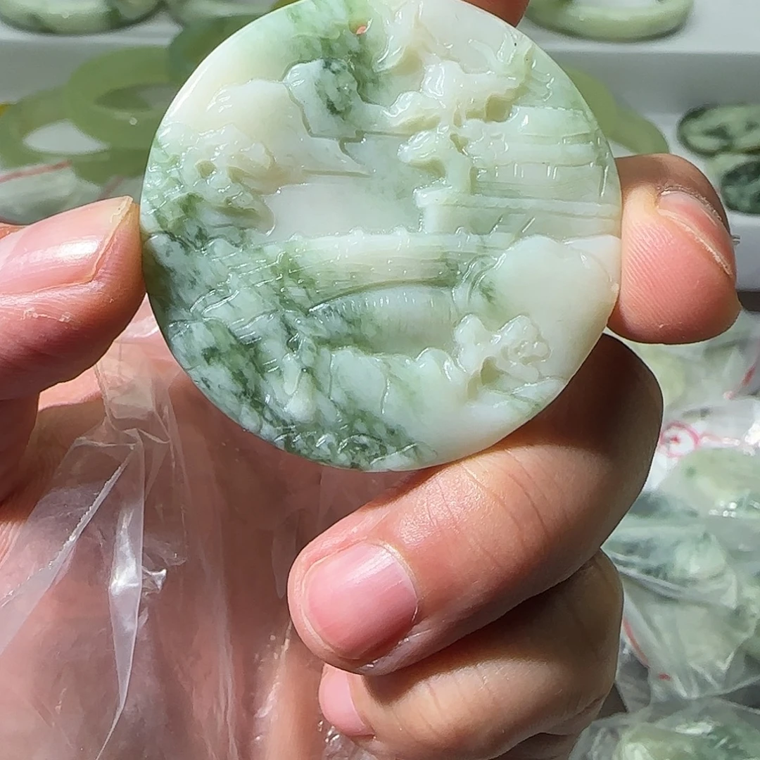 蛇纹石玉未镶嵌颈饰