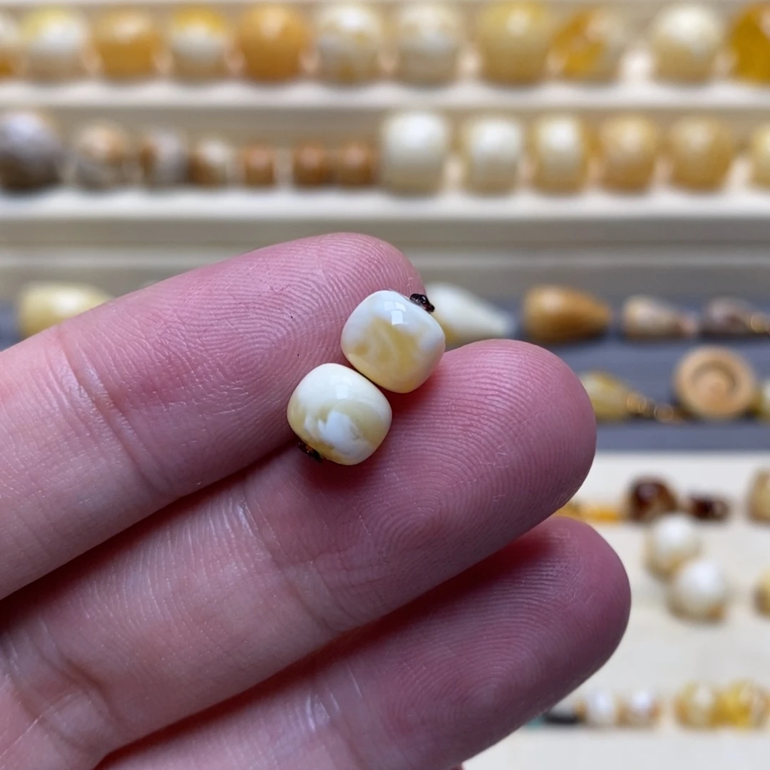 未镶嵌琥珀珠宝奇石