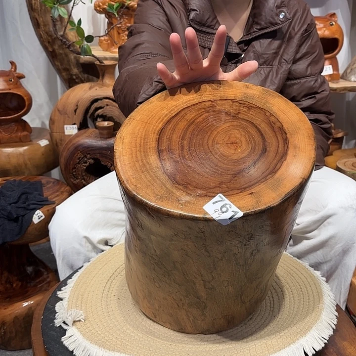 香樟木香樟木根雕凳子一物一拍高34